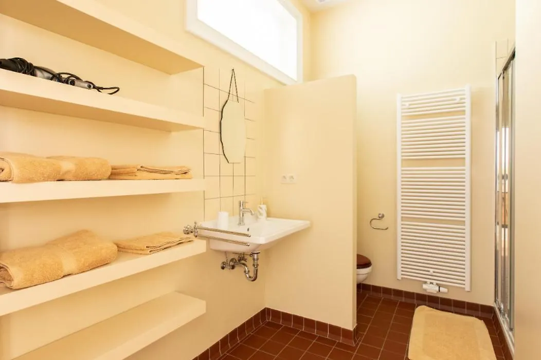 Pauline Loveling Apartment With Quiet Garden And 2 Bathrooms Antwerp 0*,  Belgium
