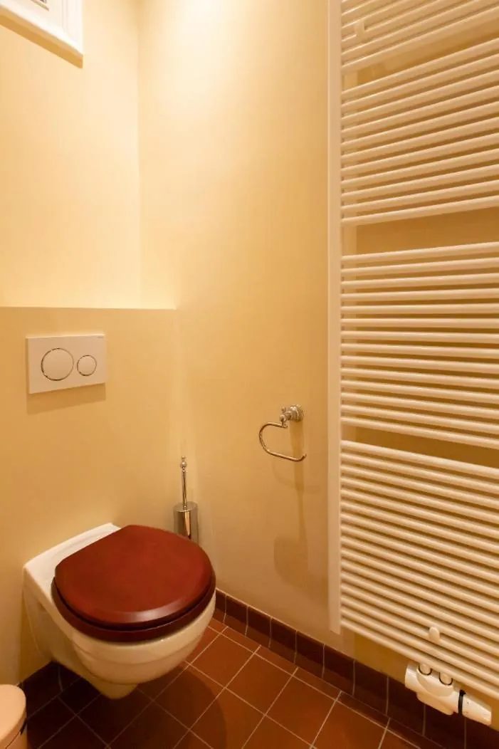 Pauline Loveling Apartment With Quiet Garden And 2 Bathrooms Antwerp 0*,  Belgium